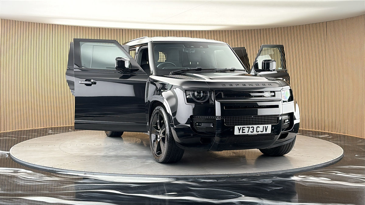More views of Land Rover Defender 110