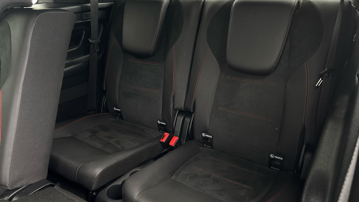 Mercedes-Benz GLB Image 25