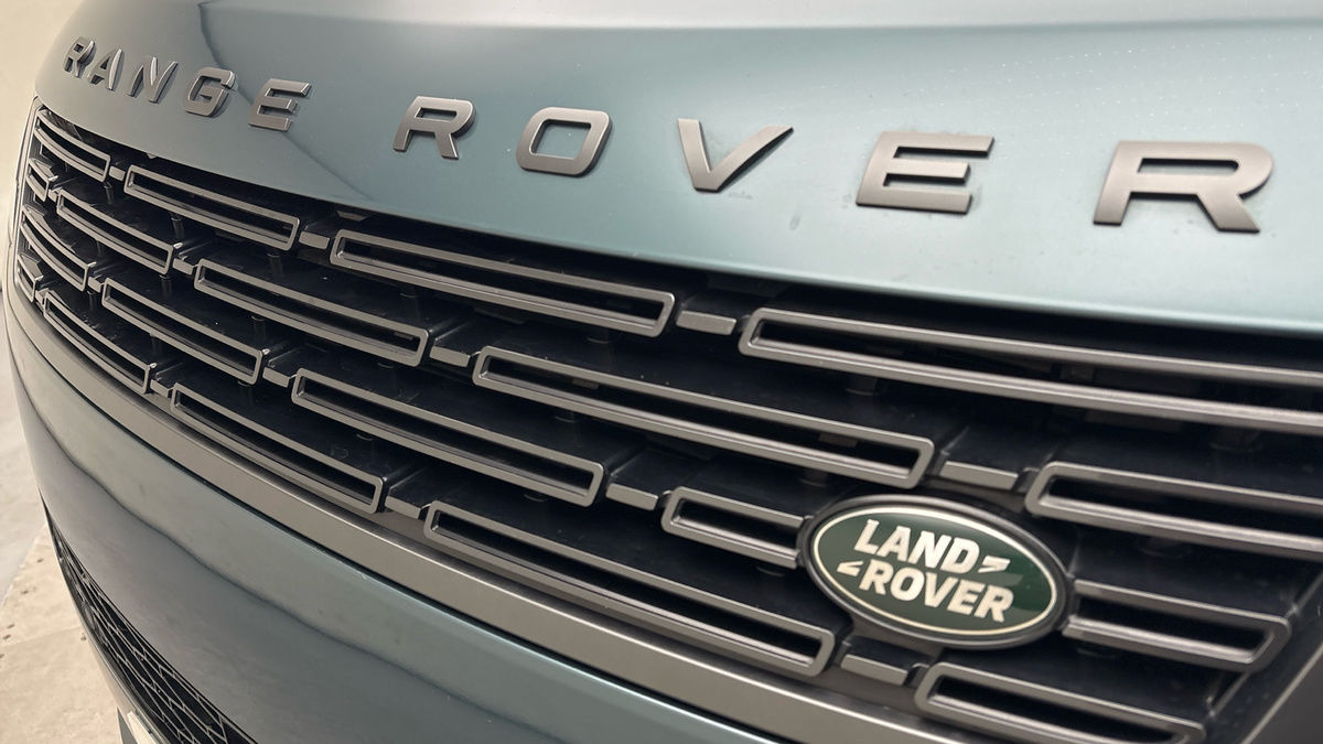 Land Rover Range Rover Sport Image 24