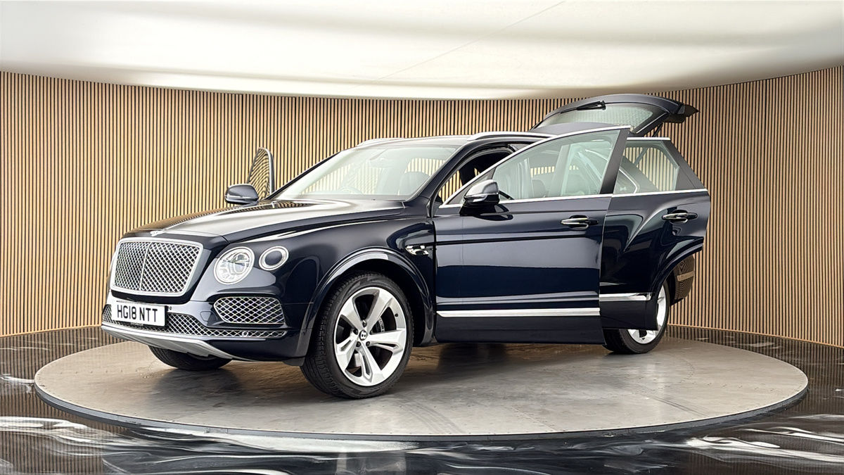 Bentley Bentayga Image 22