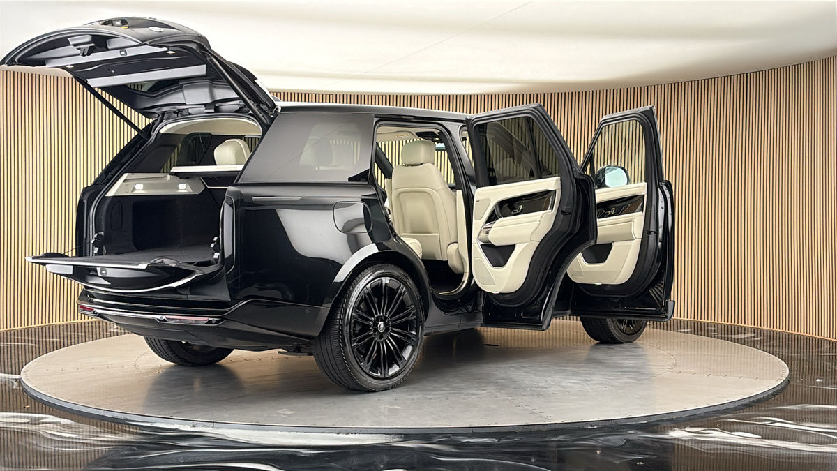 More views of Land Rover Range Rover