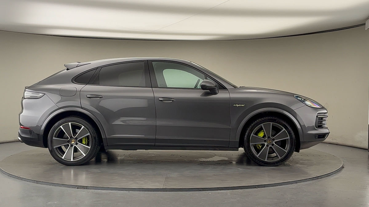 Porsche Cayenne Image 16