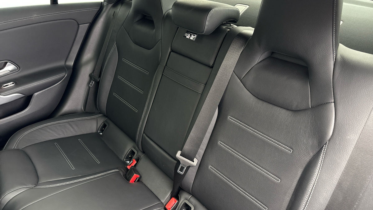 Mercedes-Benz CLA Image 14