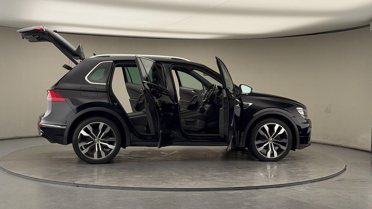 More views of Volkswagen Tiguan