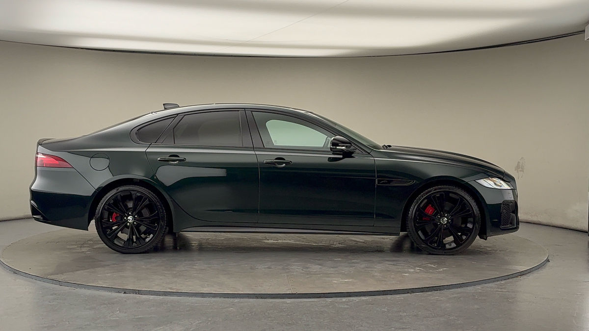 Jaguar XF Image 16