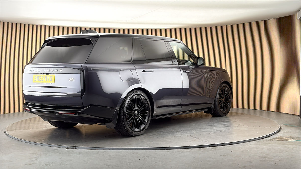More views of Land Rover Range Rover