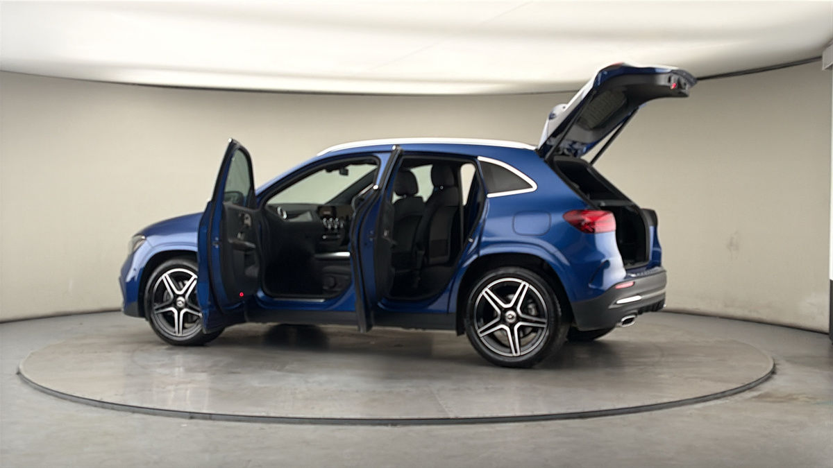 More views of Mercedes-Benz GLA
