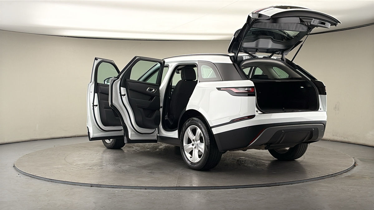 Land Rover Range Rover Velar Image 23