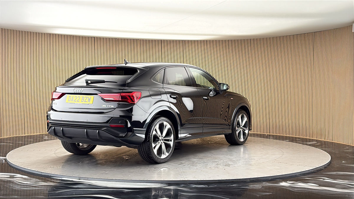 More views of Audi Q3