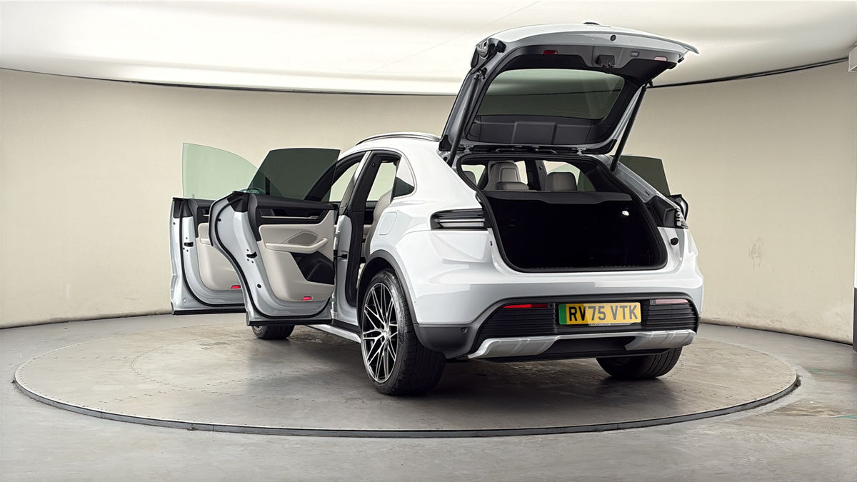 More views of Porsche Macan