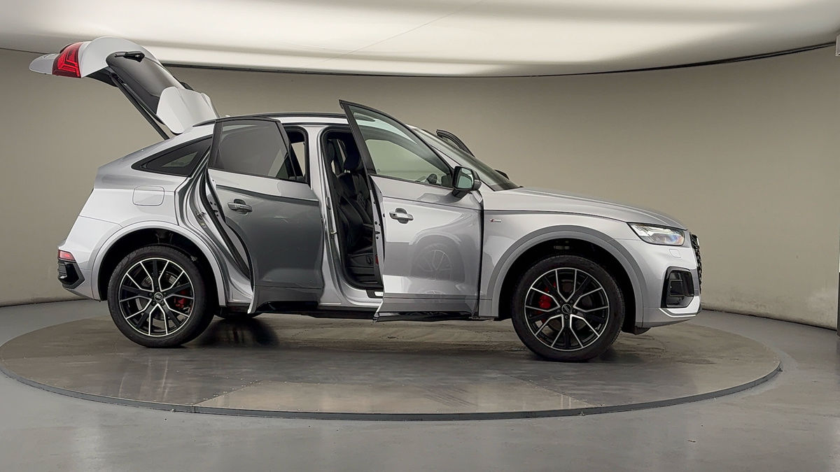 More views of Audi Q5