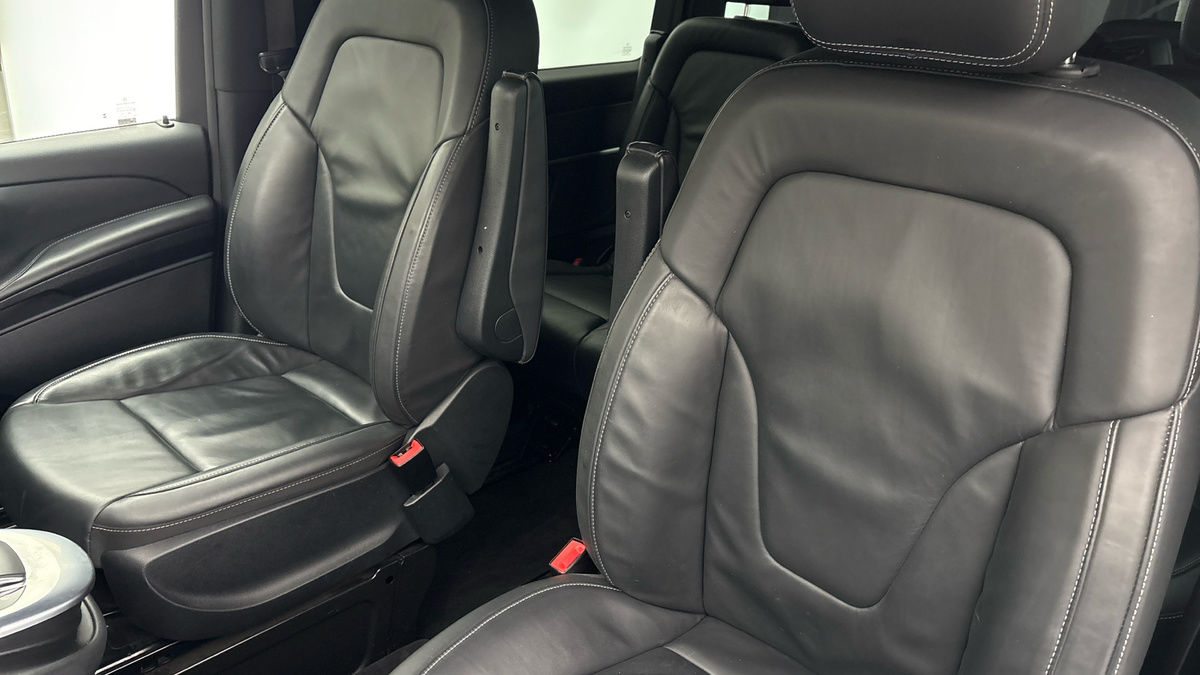 Mercedes-Benz V Class Image 7