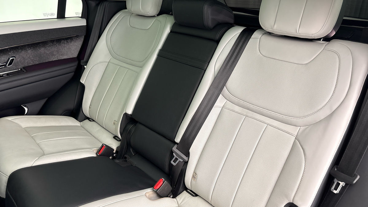 Land Rover Range Rover Sport Image 8