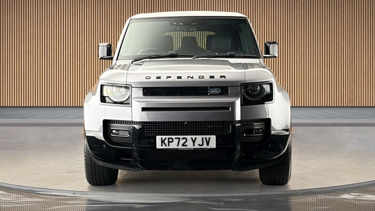 Land Rover Defender 130 Image 3