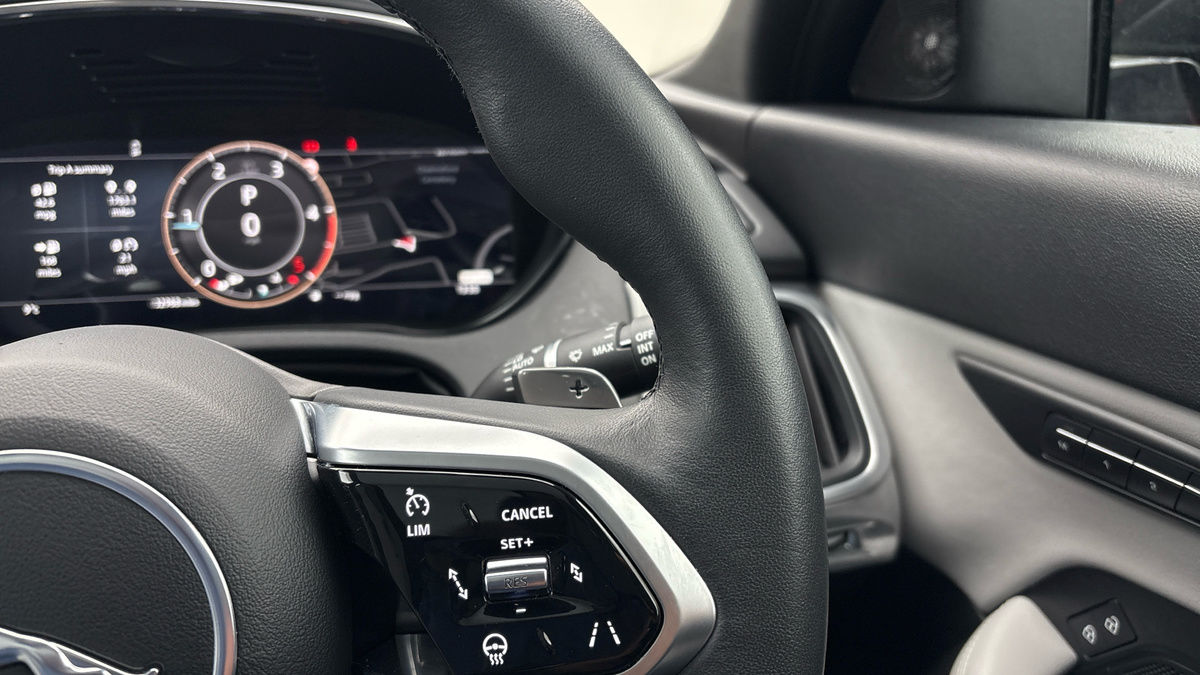 Jaguar E-PACE Image 14