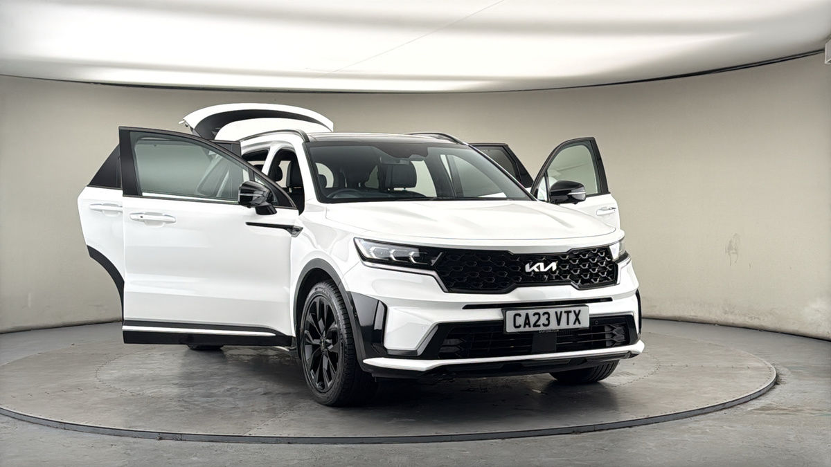 More views of Kia Sorento