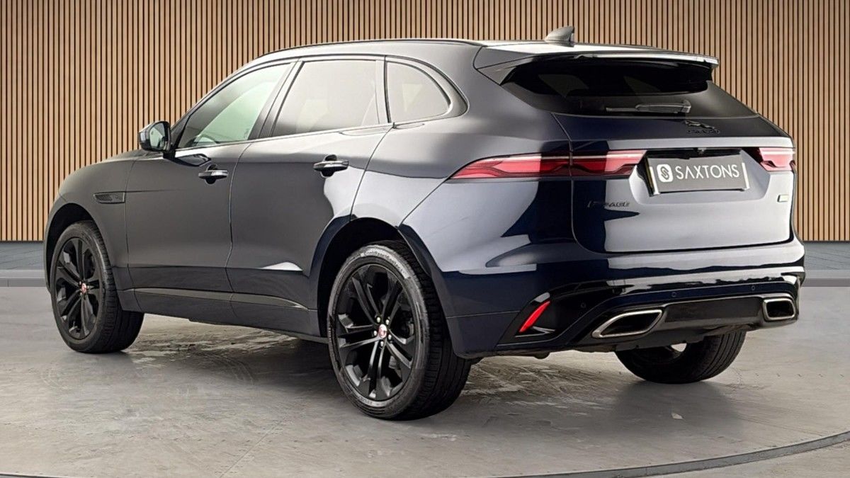 Jaguar F-PACE Image 2