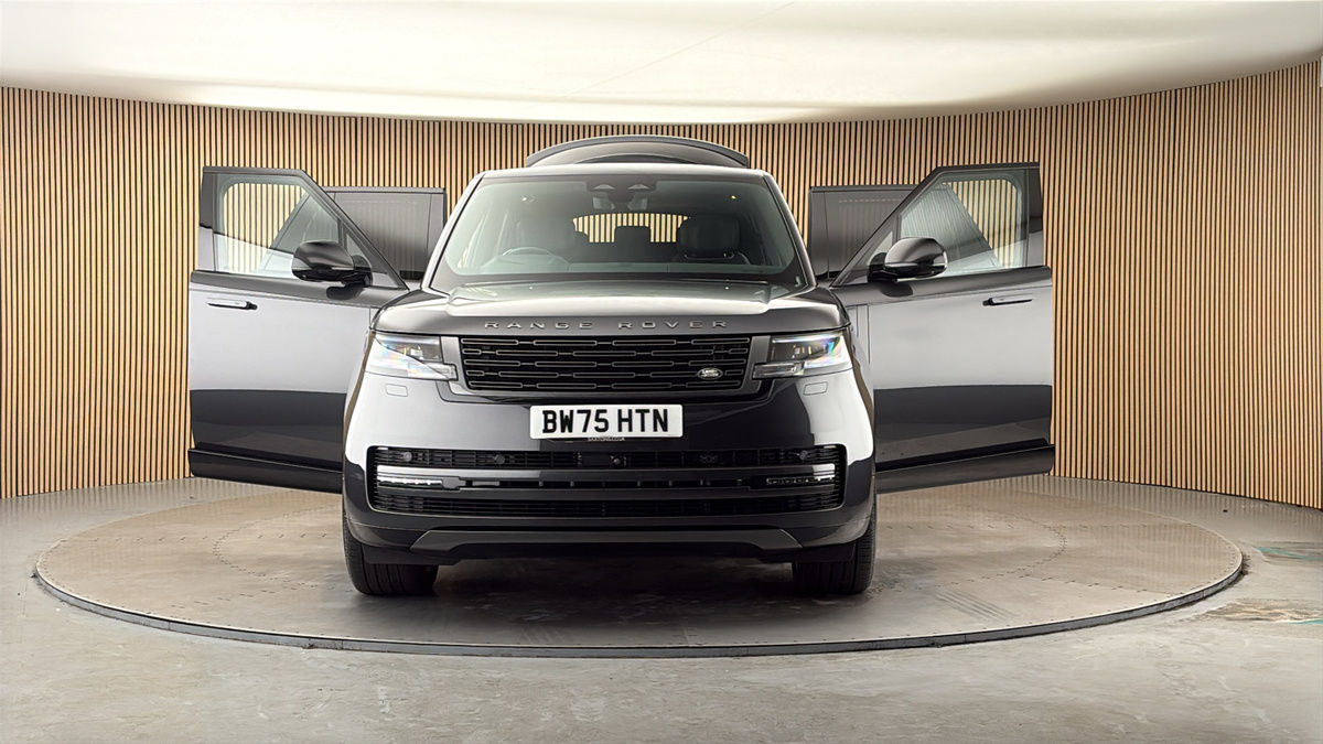 More views of Land Rover Range Rover
