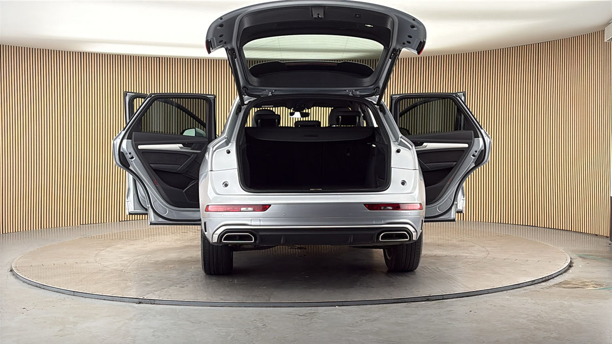 More views of Audi Q5
