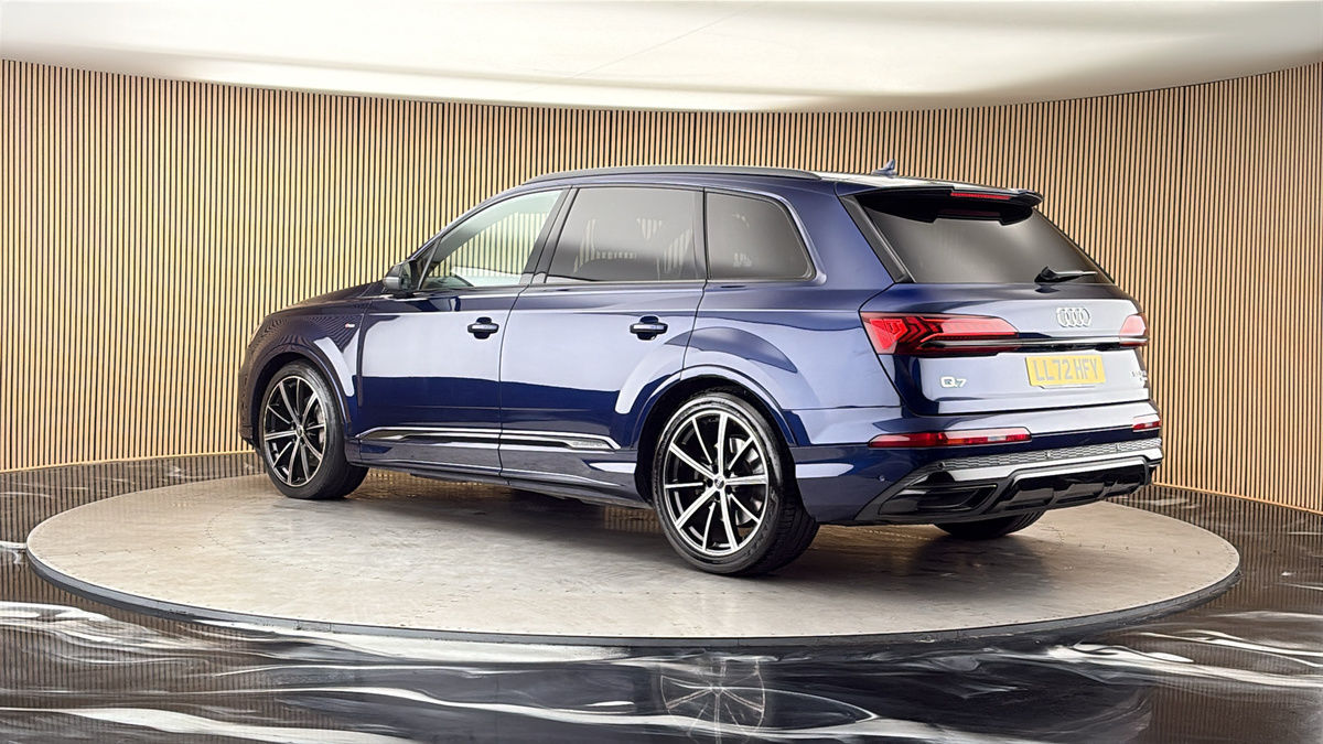 More views of Audi Q7