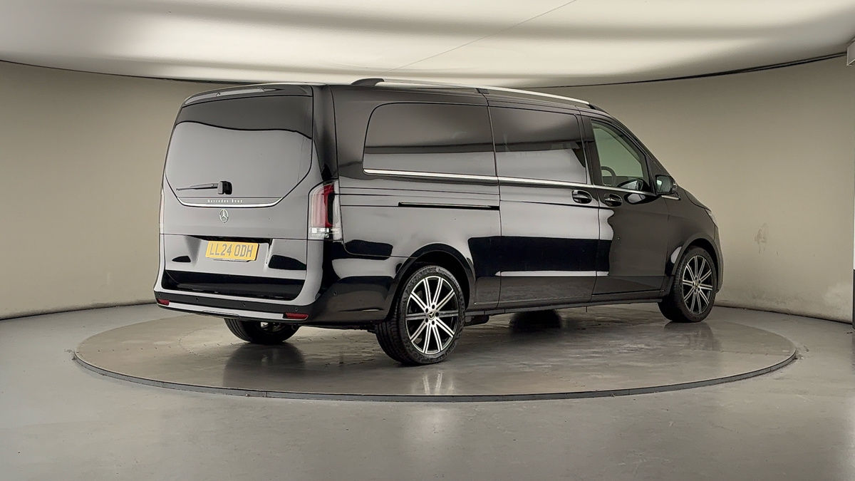 Mercedes-Benz V Class Image 21