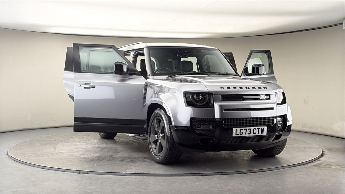 More views of Land Rover Defender 110