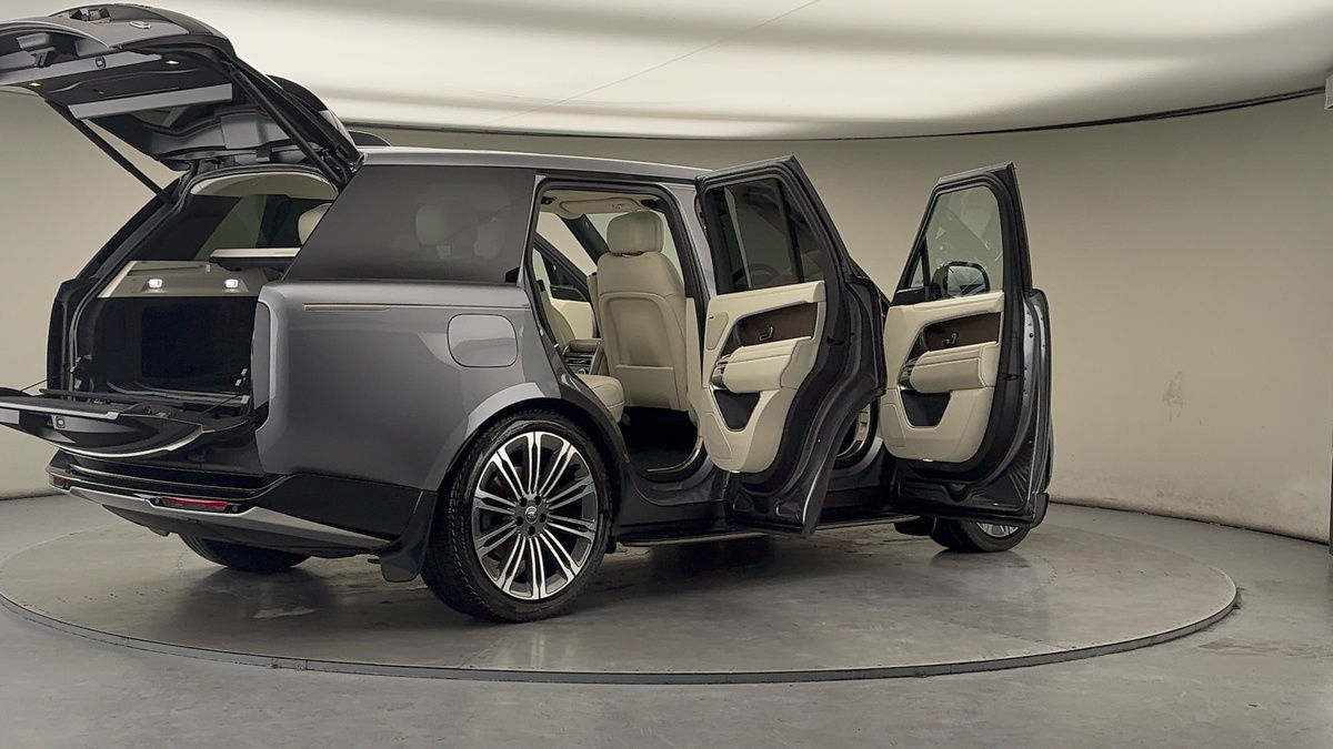 More views of Land Rover Range Rover