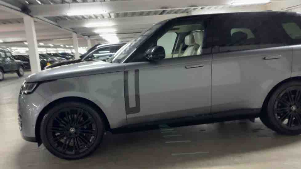More views of Land Rover Range Rover