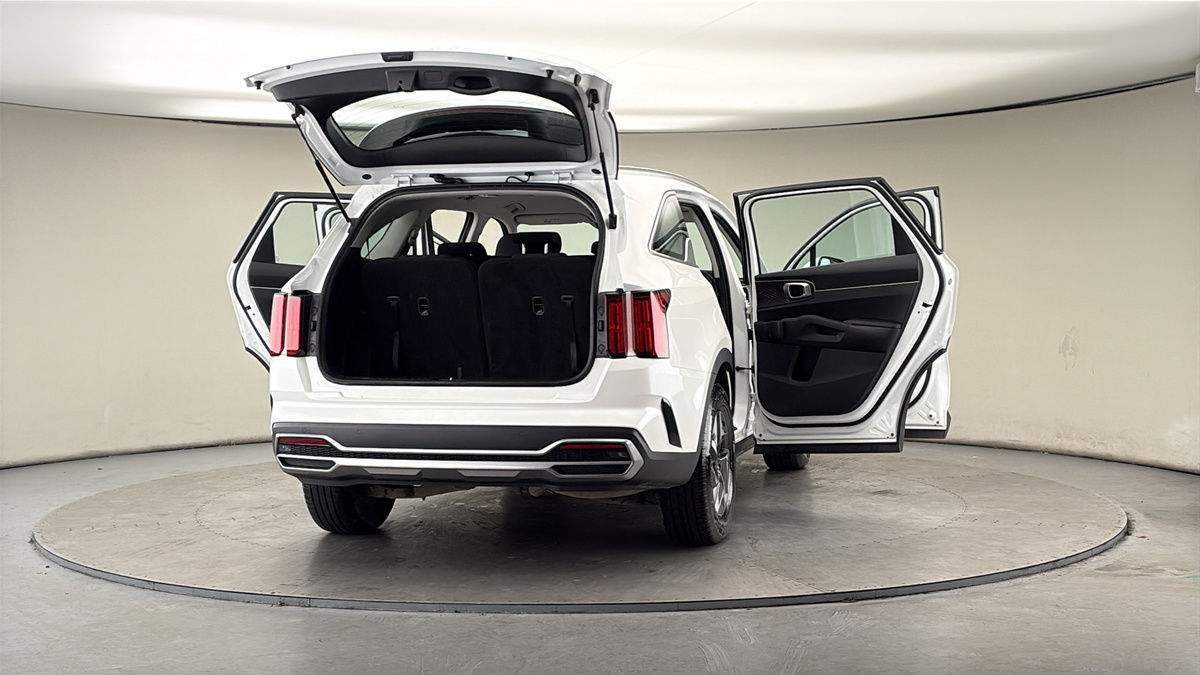 More views of Kia Sorento