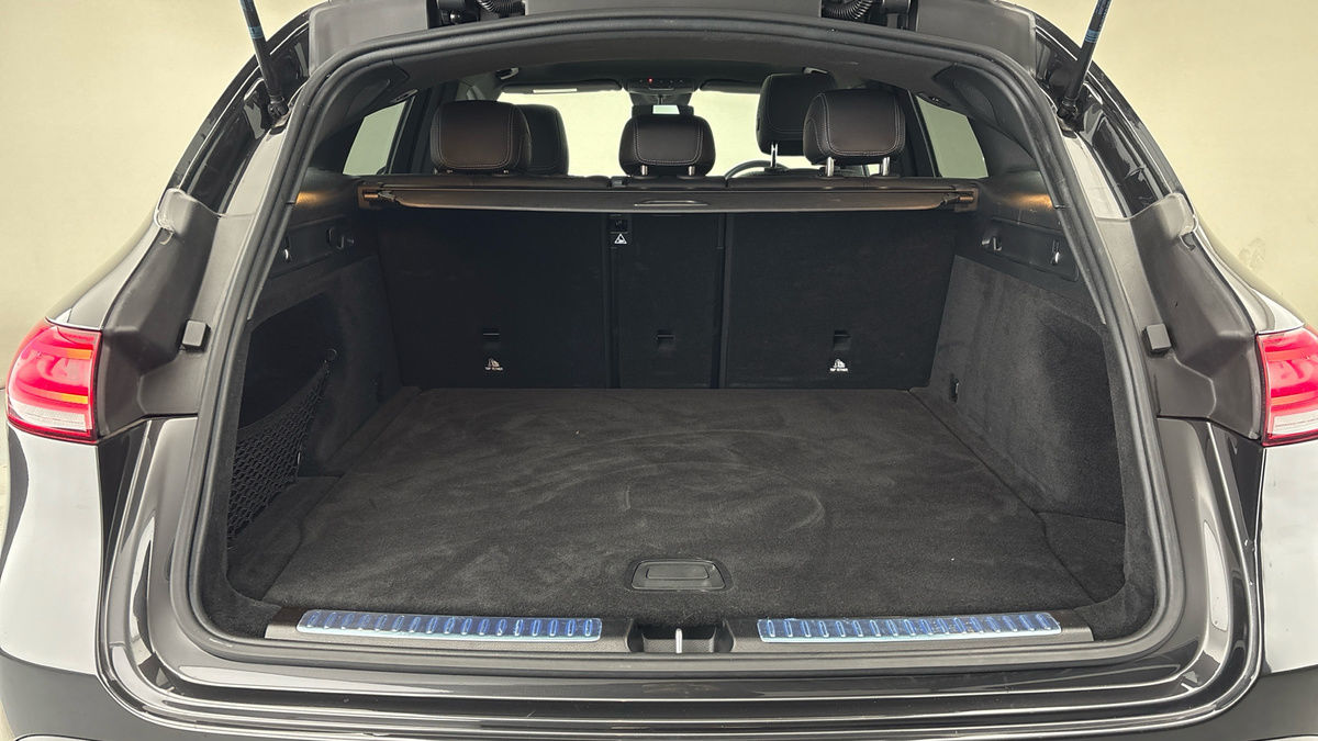 Mercedes-Benz EQC Image 11