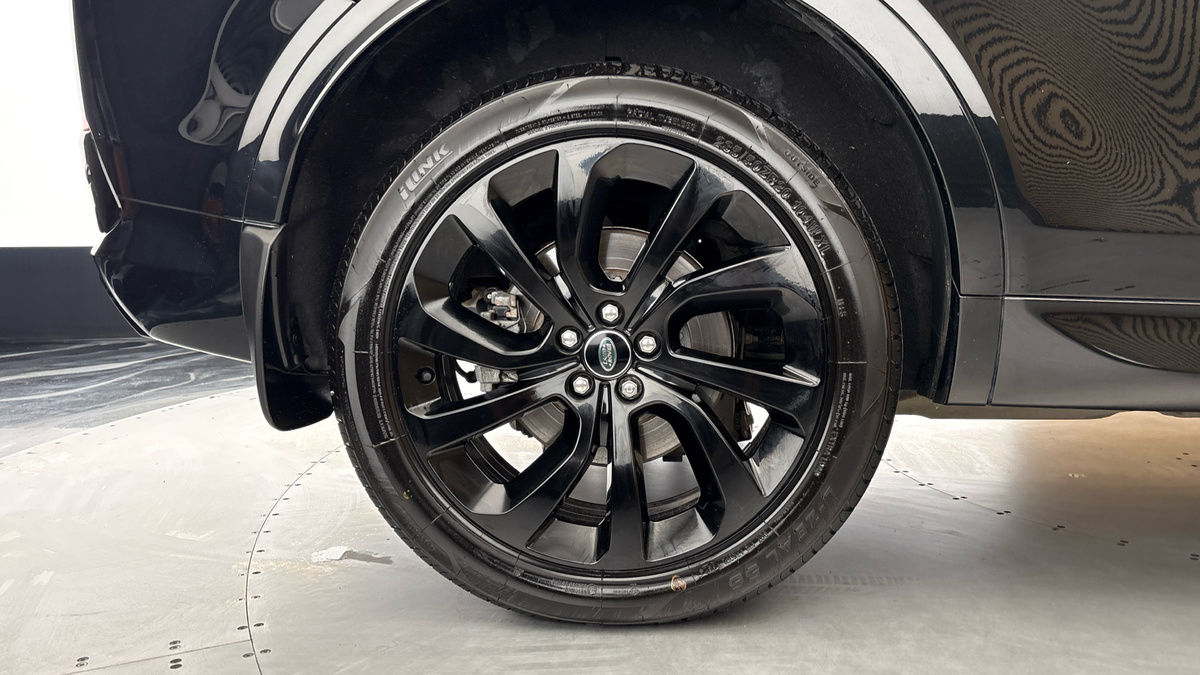 Land Rover Discovery Sport Image 10