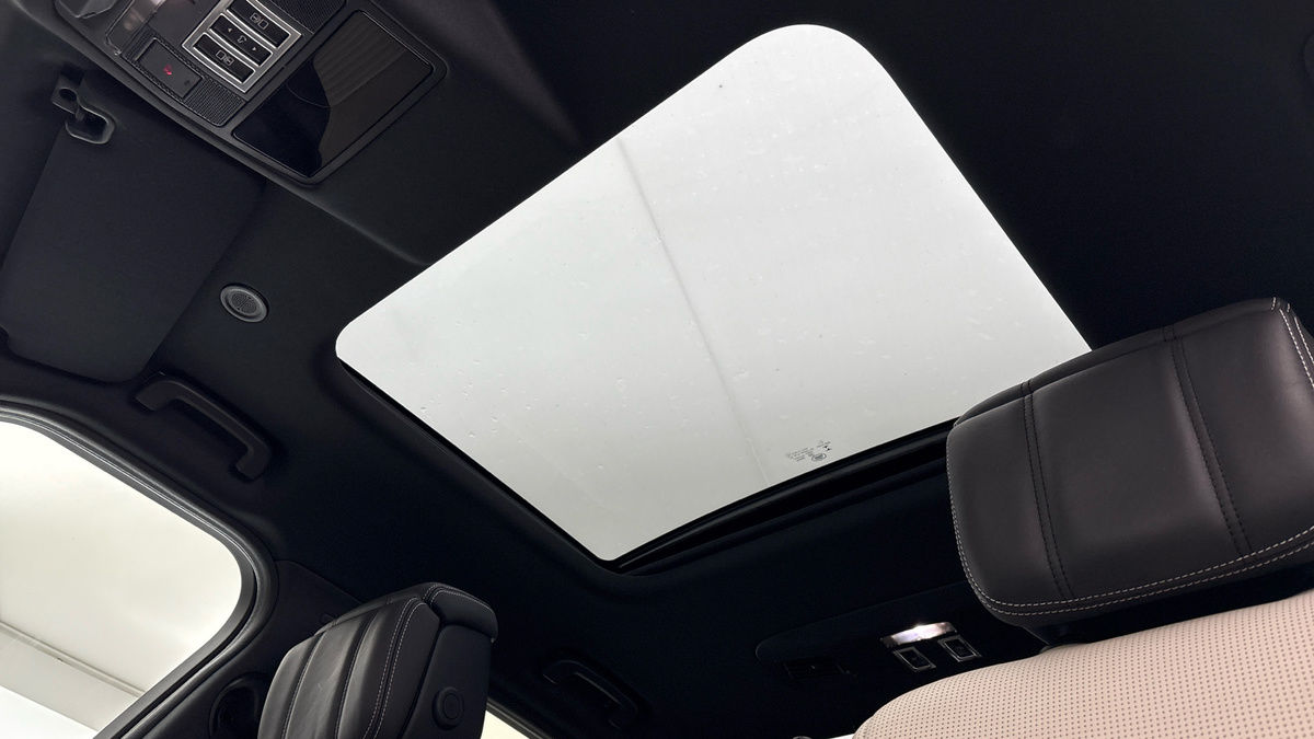 Land Rover Discovery Image 6