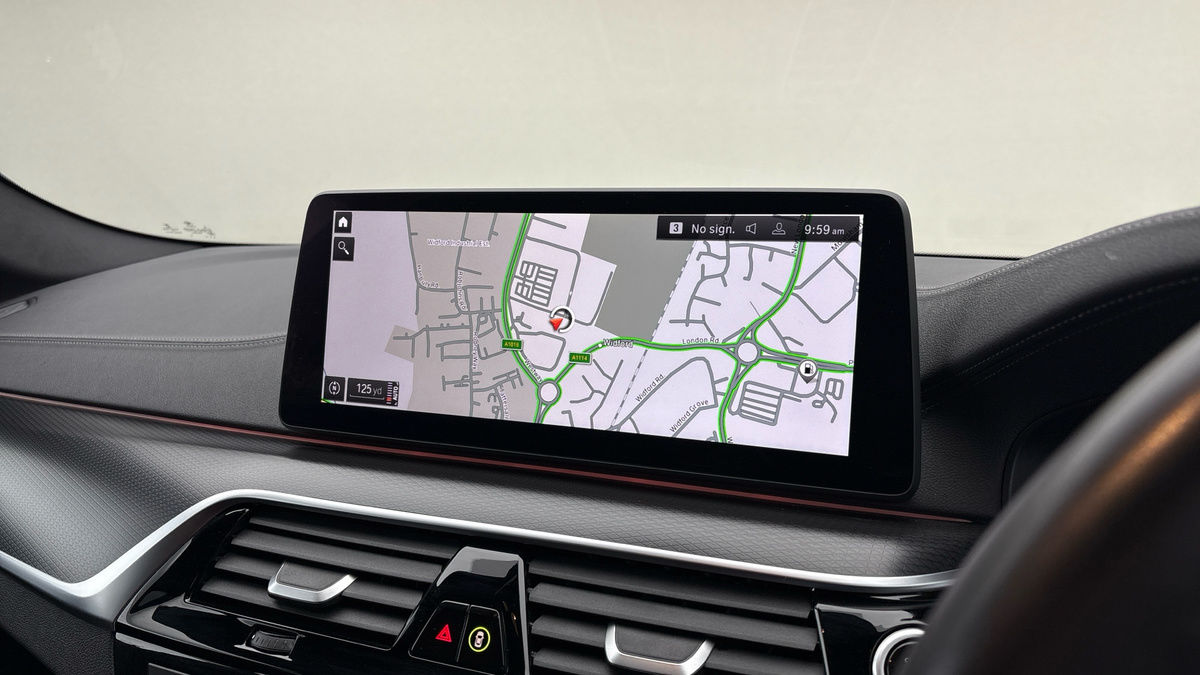 BMW 5 Series Image 17