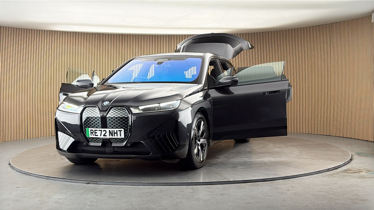 More views of BMW iX