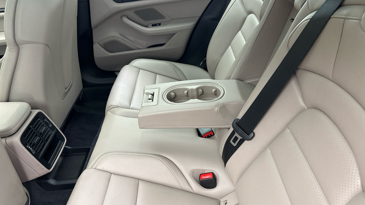 Porsche Taycan Image 9