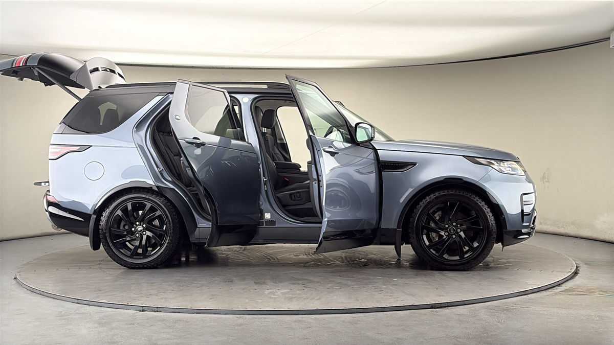 More views of Land Rover Discovery