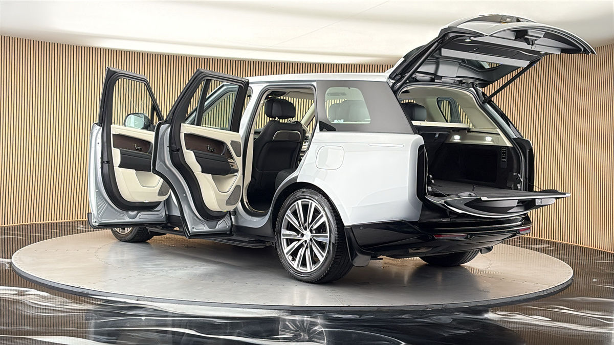More views of Land Rover Range Rover