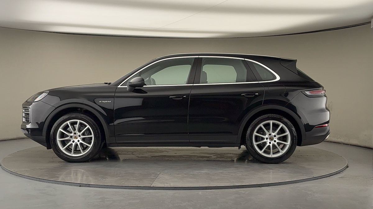 Porsche Cayenne Image 15