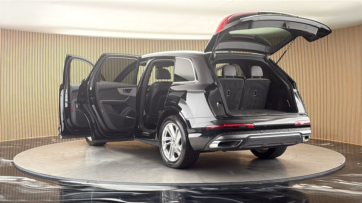 Audi Q7 Image 23