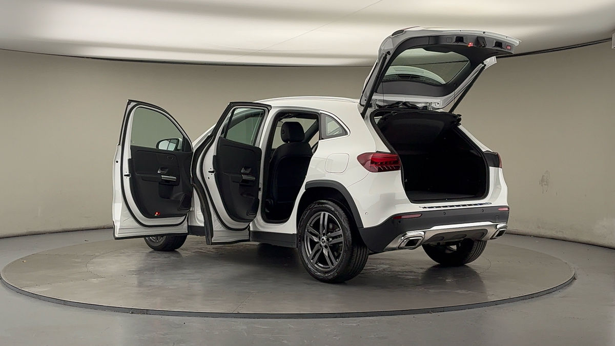 More views of Mercedes-Benz GLA