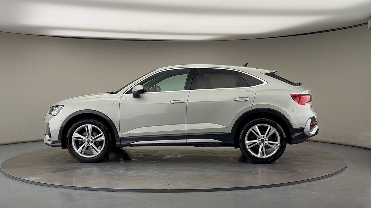 More views of Audi Q3