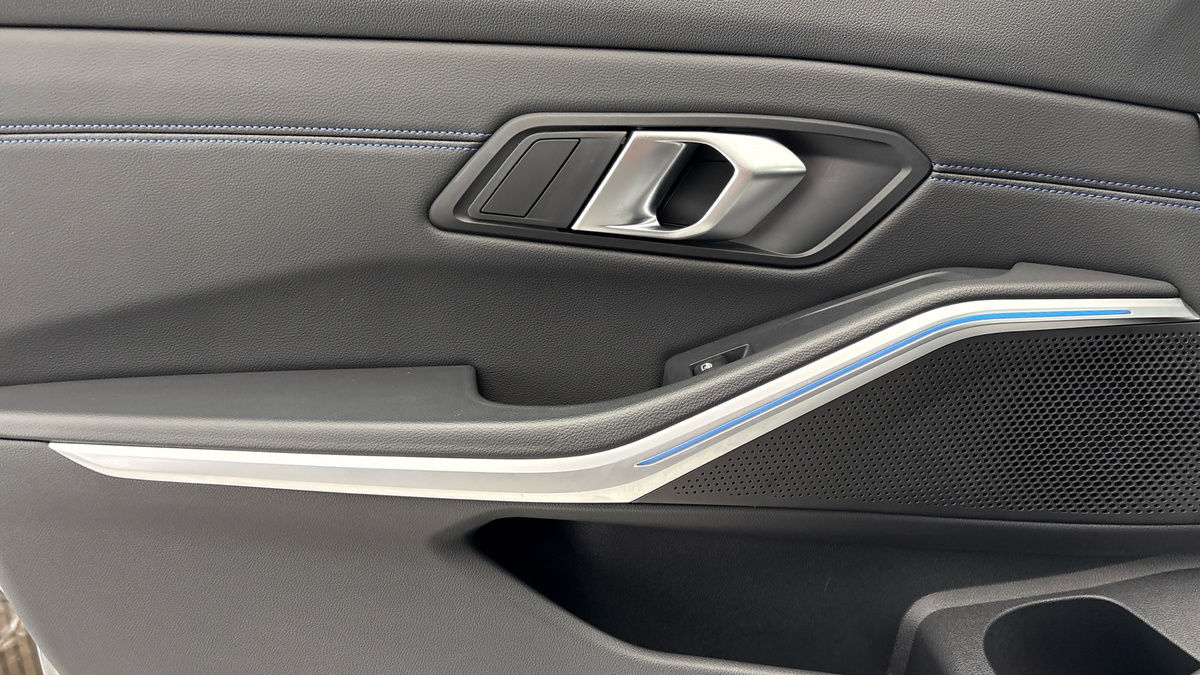 BMW 3 Series Image 19