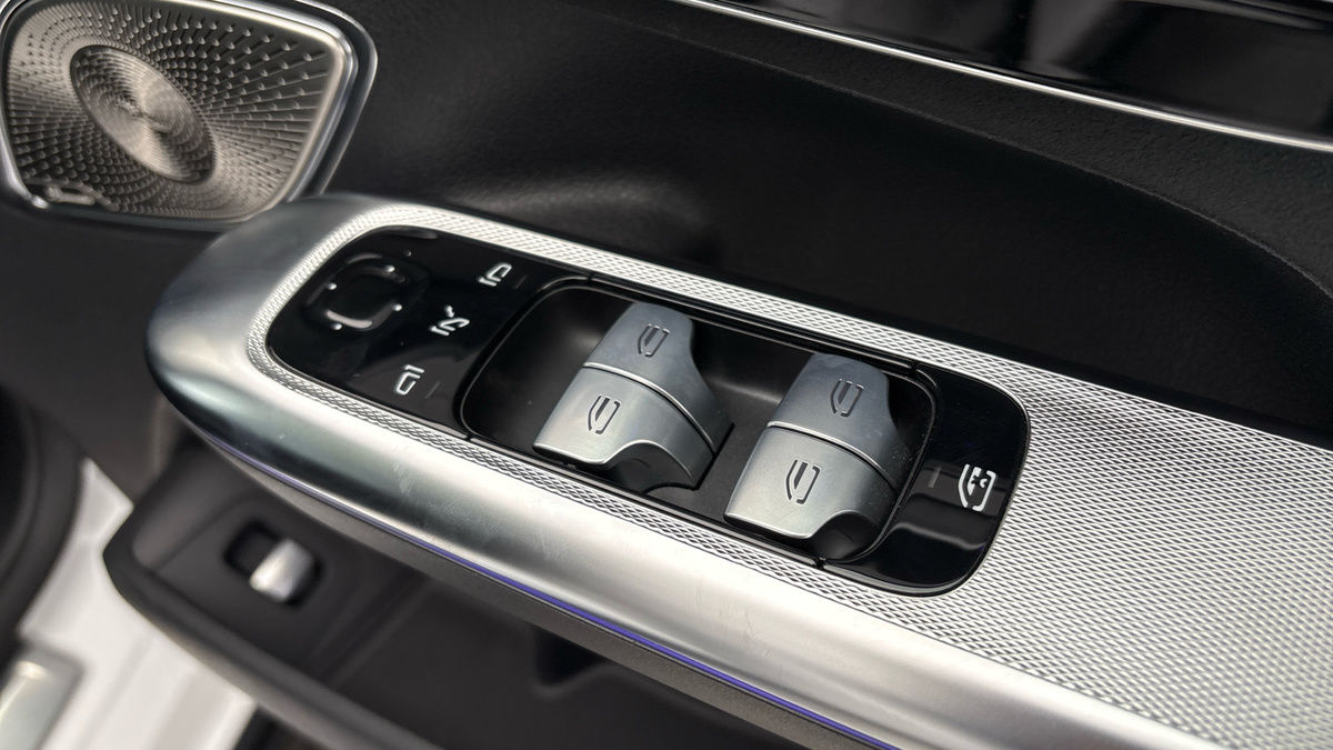 Mercedes-Benz EQE Image 26