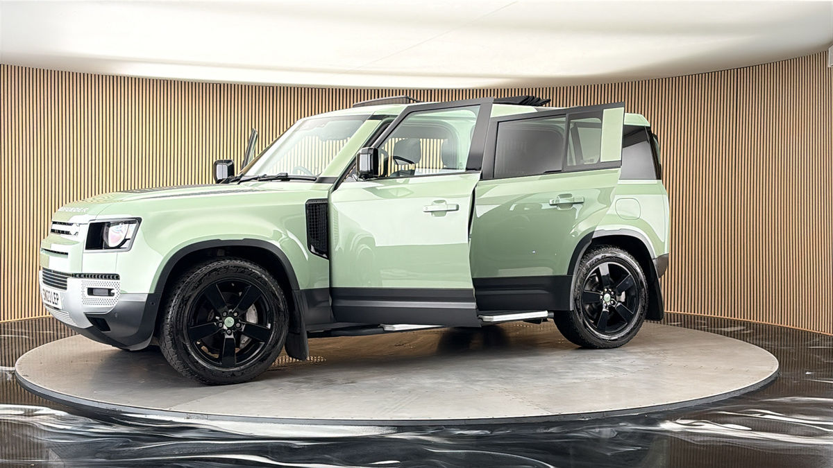 More views of Land Rover Defender 110