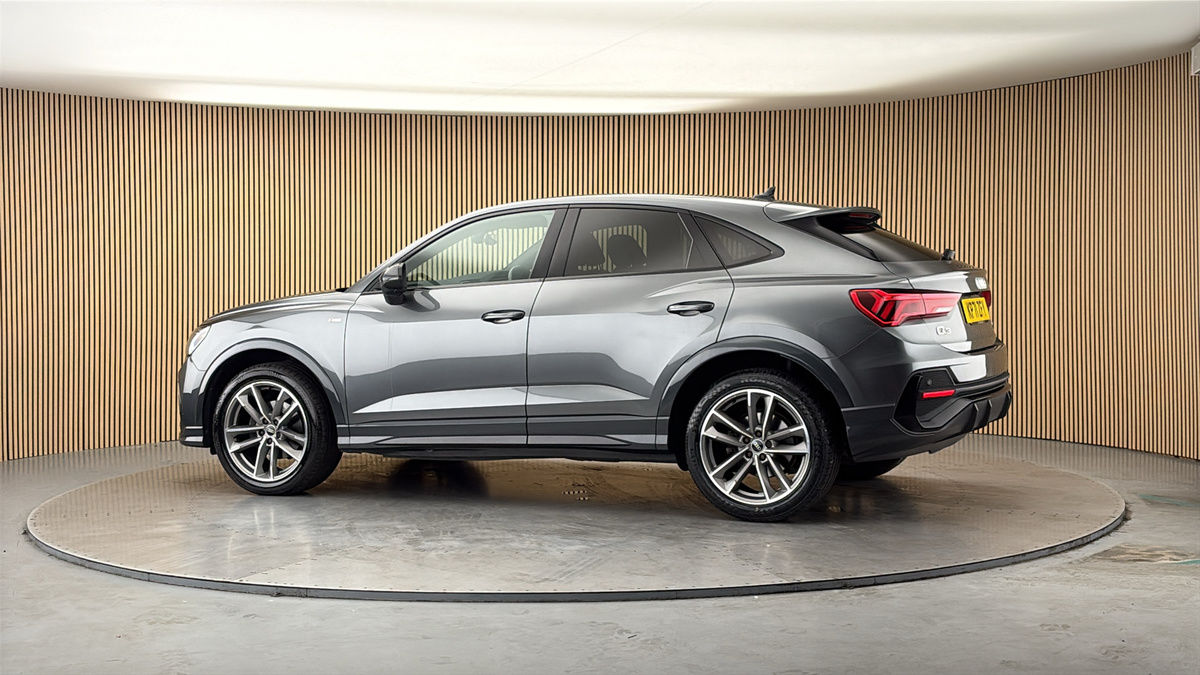 More views of Audi Q3