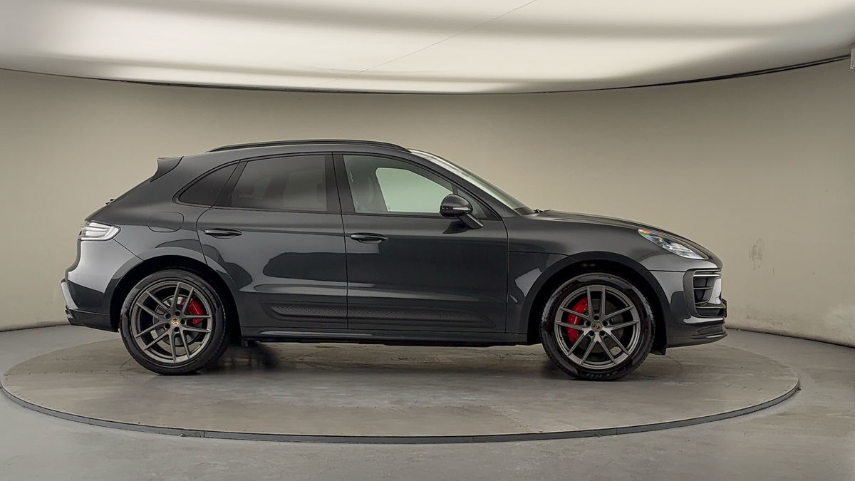 More views of Porsche Macan