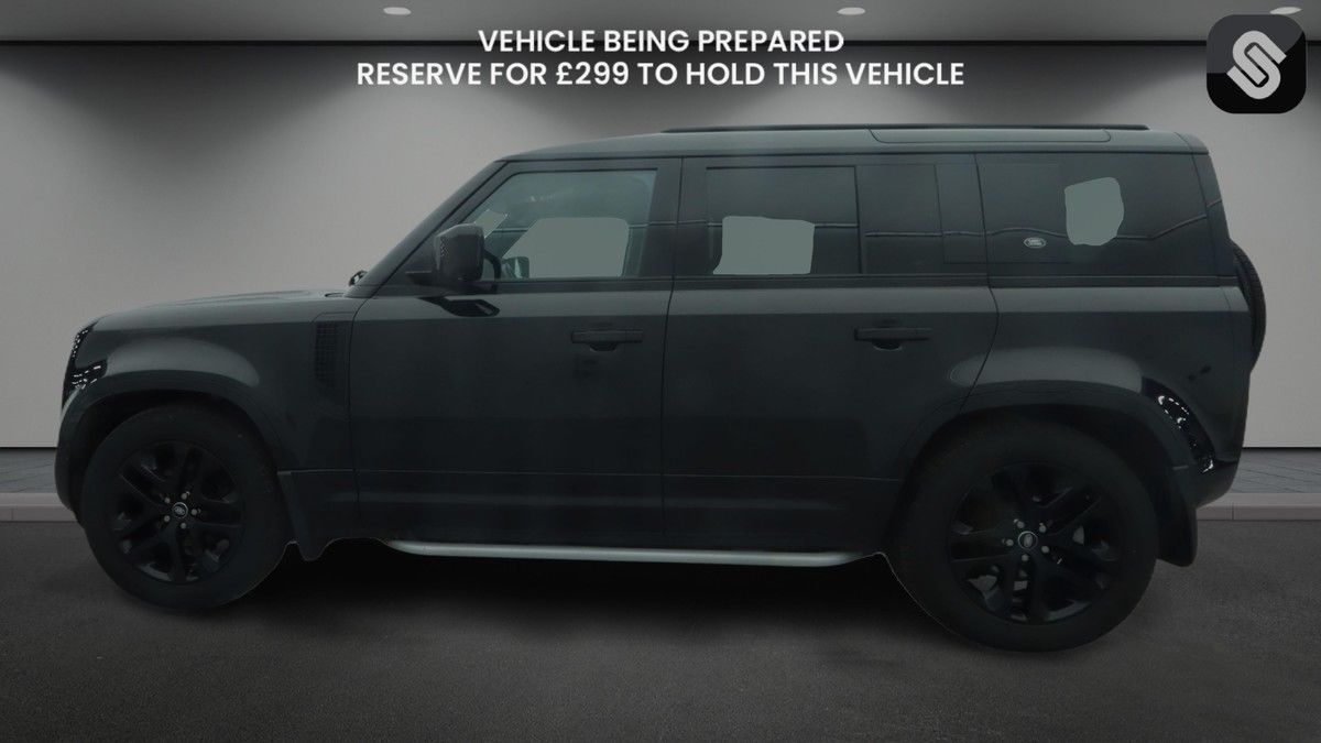 Land Rover Defender 110 Image 6