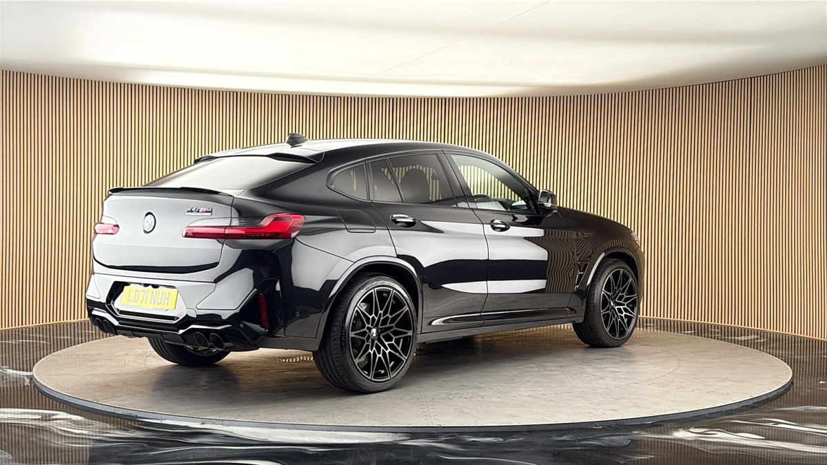 More views of BMW X4 M