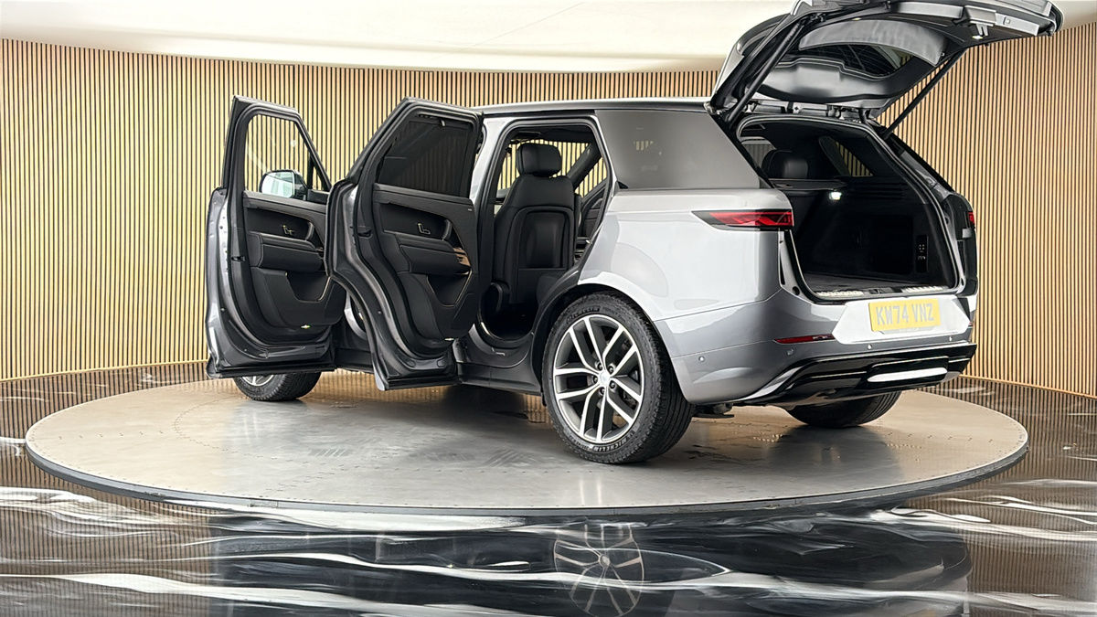 More views of Land Rover Range Rover Sport