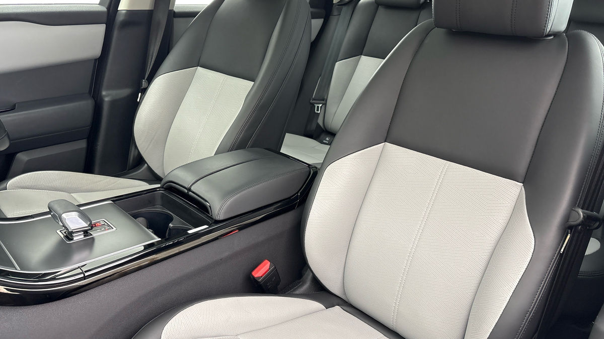 Land Rover Range Rover Velar Image 7